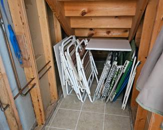 401. Folding chairs 