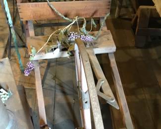 271. antique wheelbarrow, nice yard decoration 