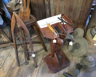 212. Leather workers tools