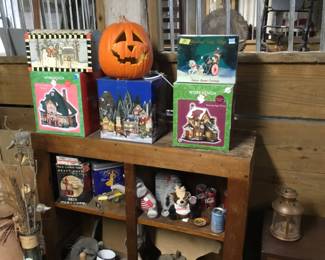 107. Christmas houses, small decor
