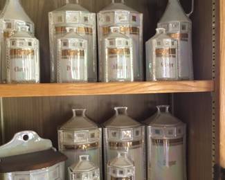 336. spice containers, excellent condition.