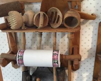 330. kitchen wall rack.