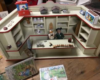 140. store play set with accessories 