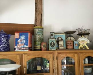 333. miniature tins and containers, scales. Very nice kitchen decor 
