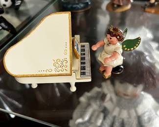 Original Hubrig Folk Art Angel Playing piano