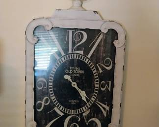 CLOCK DECOR 1/2 off