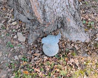 SMALL BIRD LAWN ORNAMENT not available