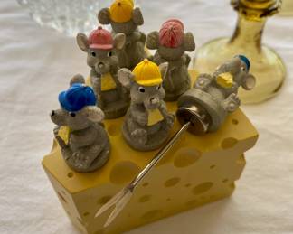 Mice cheese forks