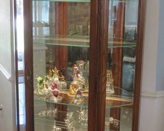 Howard Miller curio cabinet