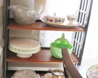 Great kitchen items! Mixing bowls, Corningware