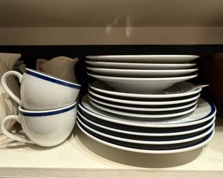 Williams Sonoma set of dishes