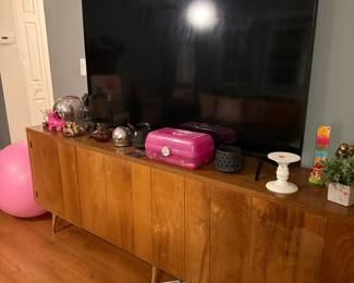 Television, MCM buffet bar, assorted decor, makeup caboodle