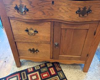Antique Quartersawn Oak Washstand-3 drawers with cabinet 
