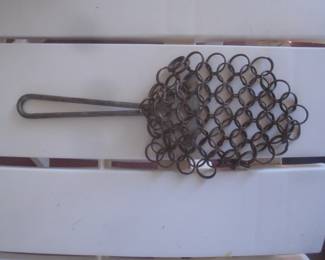 cast iron pot scrubber