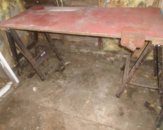 work table with vise