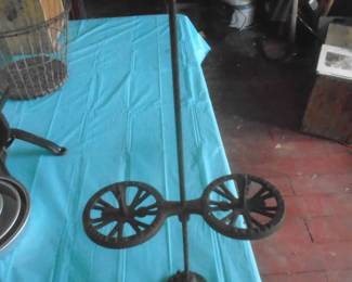 ast iron string holder