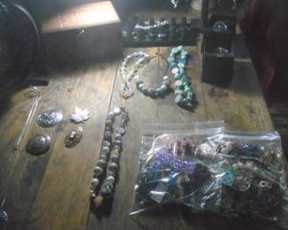 assorted jewlery