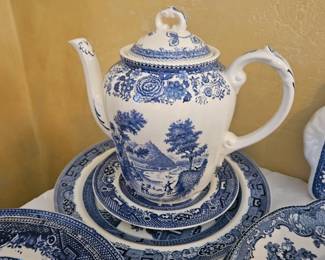 BLUE WHITE WILLOW