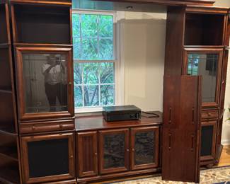 Entertainment center