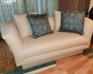 3 of these settees