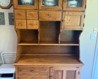 Very nice well made cabinet