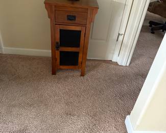 Small stand and make up mirror