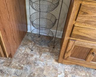 Wire basket