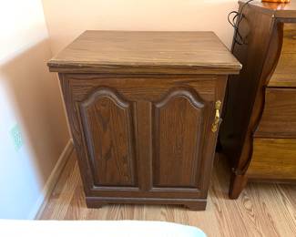 Sewing cabinet