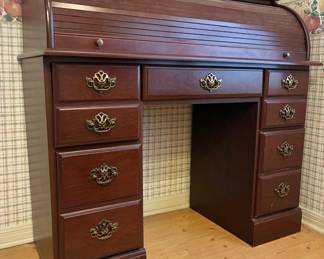 Roll top desk