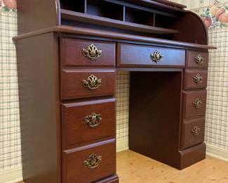 Roll top desk