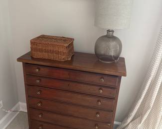 Vintage 6 drawer chest