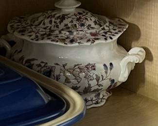 antique china and tableware pieces
