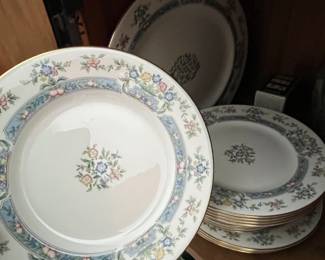 Royal Worcester Bone China set "Mayfield" pattern