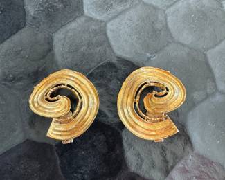Lalaounis 18 kt. clip-on earrings      21.4 grams