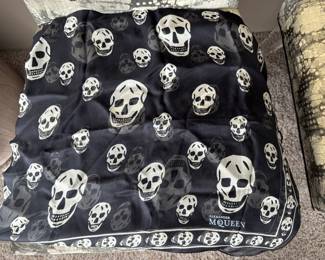 Alexander McQueen skull scarf NWT