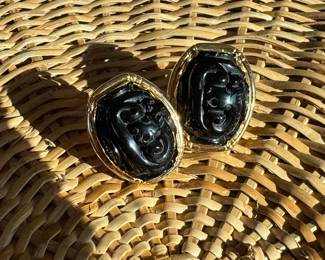 Gold & carved onyx clip-on earring