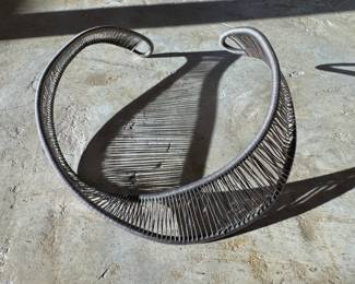 Modernist wire chocker 