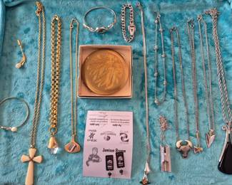 Jewelry w/o boxes.