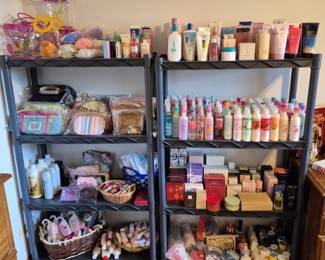 Second bedroom with great unused products.