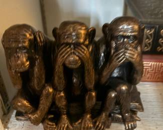 Hear, see, speak no evil figurines