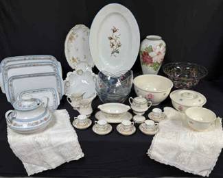 Pretty Floral China Dishes 32 Piece Lot