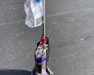 Dyson vac - needs repair - parts