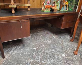 Large metal desk-71x36x29