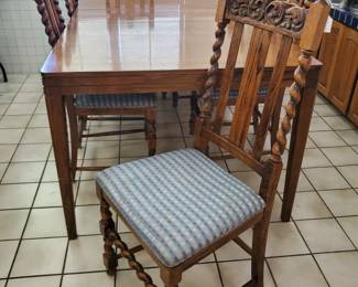 Largebtable with 6  beautiful carved chairs