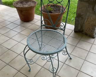 6 metal chairs-17x36