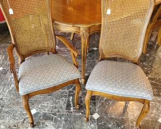 2 captain chairs & 4 chairs-21x42