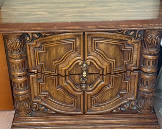 Bassett Furniture Set nightstand (2 available)