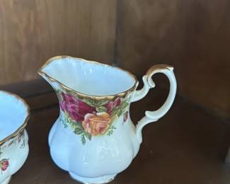 Royal Albert Old Country Roses Sugar Bowl and Creamer Set 