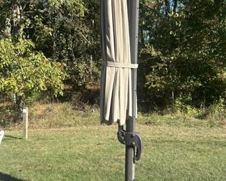 Offset Cantilever Patio Umbrella with Base 