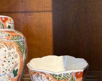 Japanese Imari Porcelain Ginger Jar with Lid 